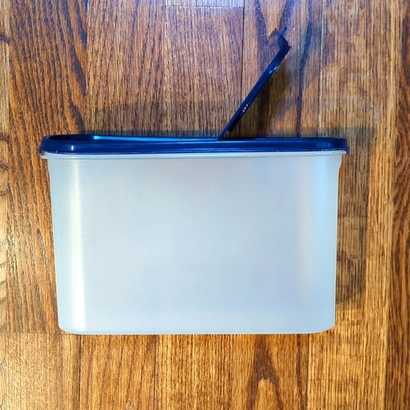 Tupperware Modular Mates Super Oval 2 Storage Container Blue Flip Top - Picture 1 of 10